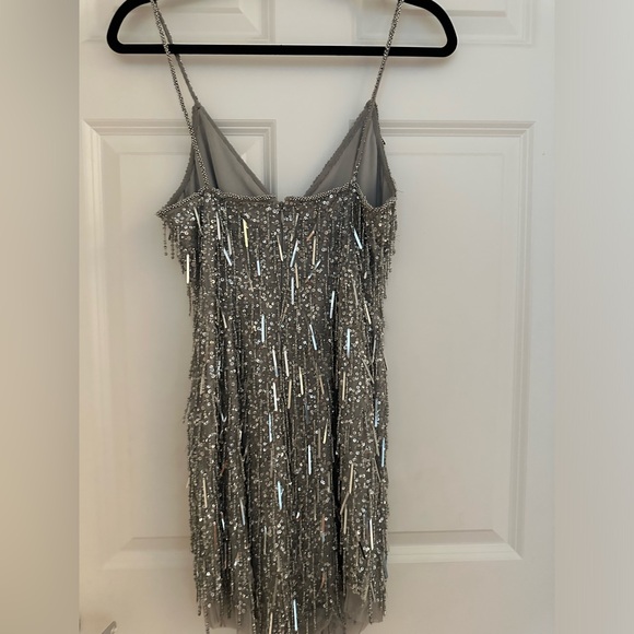Gorgeous Liv Foster sequin mini dress with allover bead fringe - Picture 5 of 8
